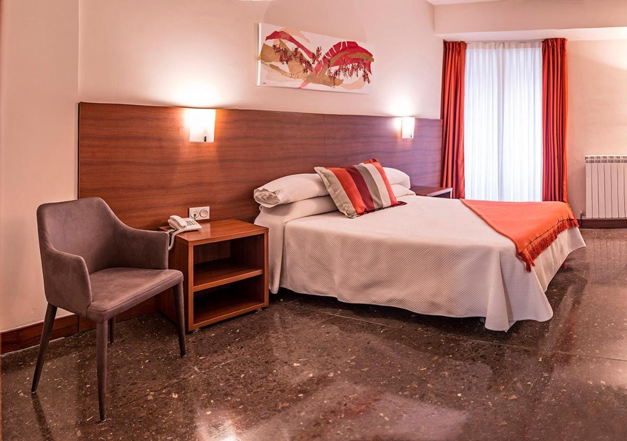 Hotel Txartel Lasarte Oria Kültér fotó